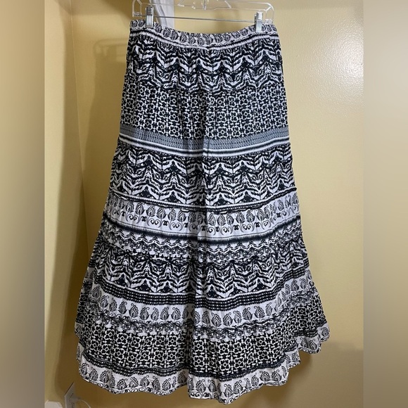 Jane Ashley Black and White A-Line Midi Skirt - Picture 2 of 6